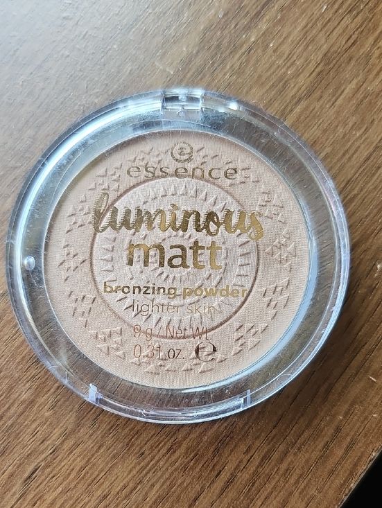 Essence Other - New Essence Luminous Matt Bronzing Powder - Light Beige Discontinued